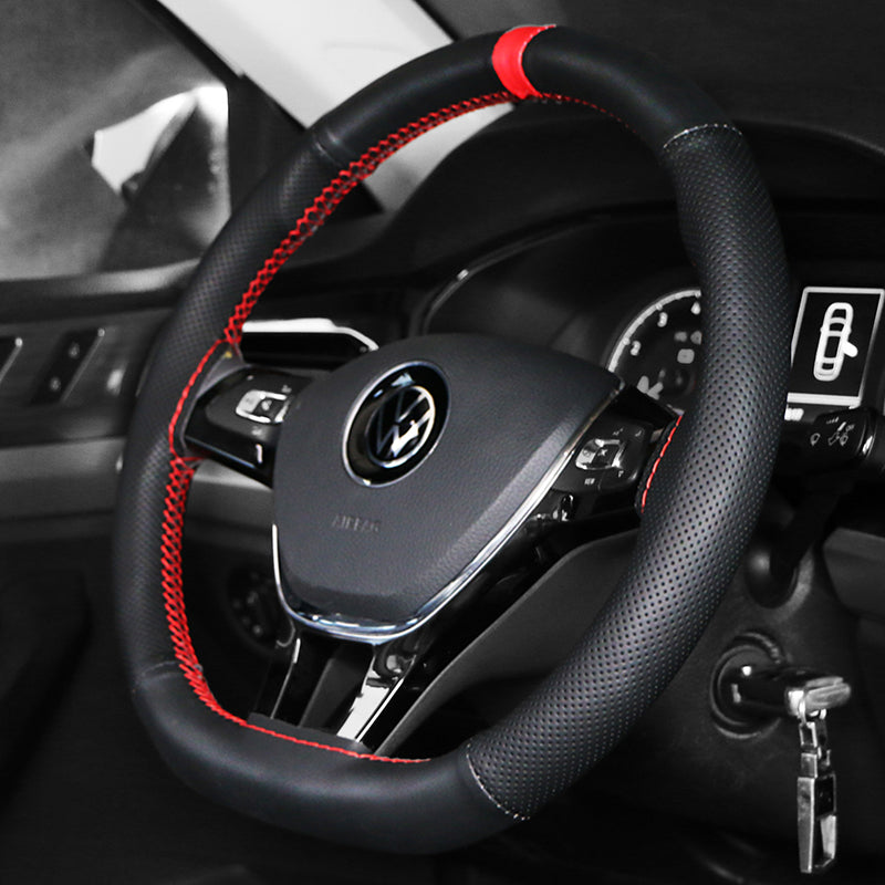 Capa de Volante Costurada à Mão em Couro Microfibra – Encaixe Perfeito 38cm | Antiderrapante, Estilo Esportivo e Conforto Premium
