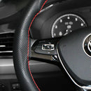 Capa de Volante Costurada à Mão em Couro Microfibra – Encaixe Perfeito 38cm | Antiderrapante, Estilo Esportivo e Conforto Premium